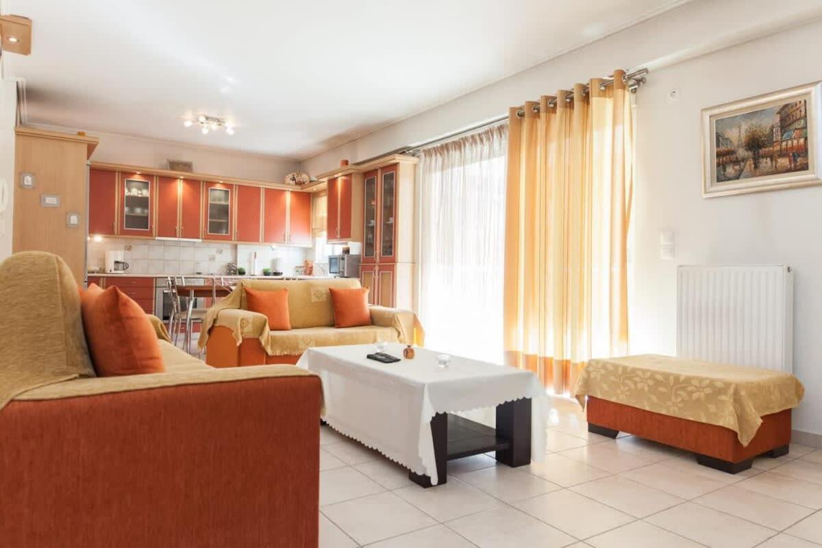 Scenic Balcony Apt In Vibrant Petralona Atenas Exterior foto
