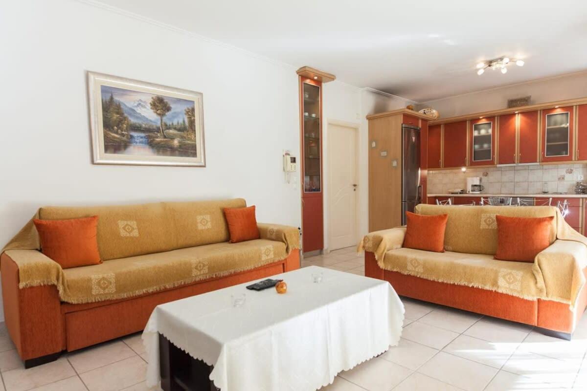 Scenic Balcony Apt In Vibrant Petralona Atenas Exterior foto