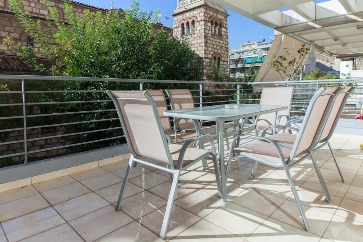 Scenic Balcony Apt In Vibrant Petralona Atenas Exterior foto