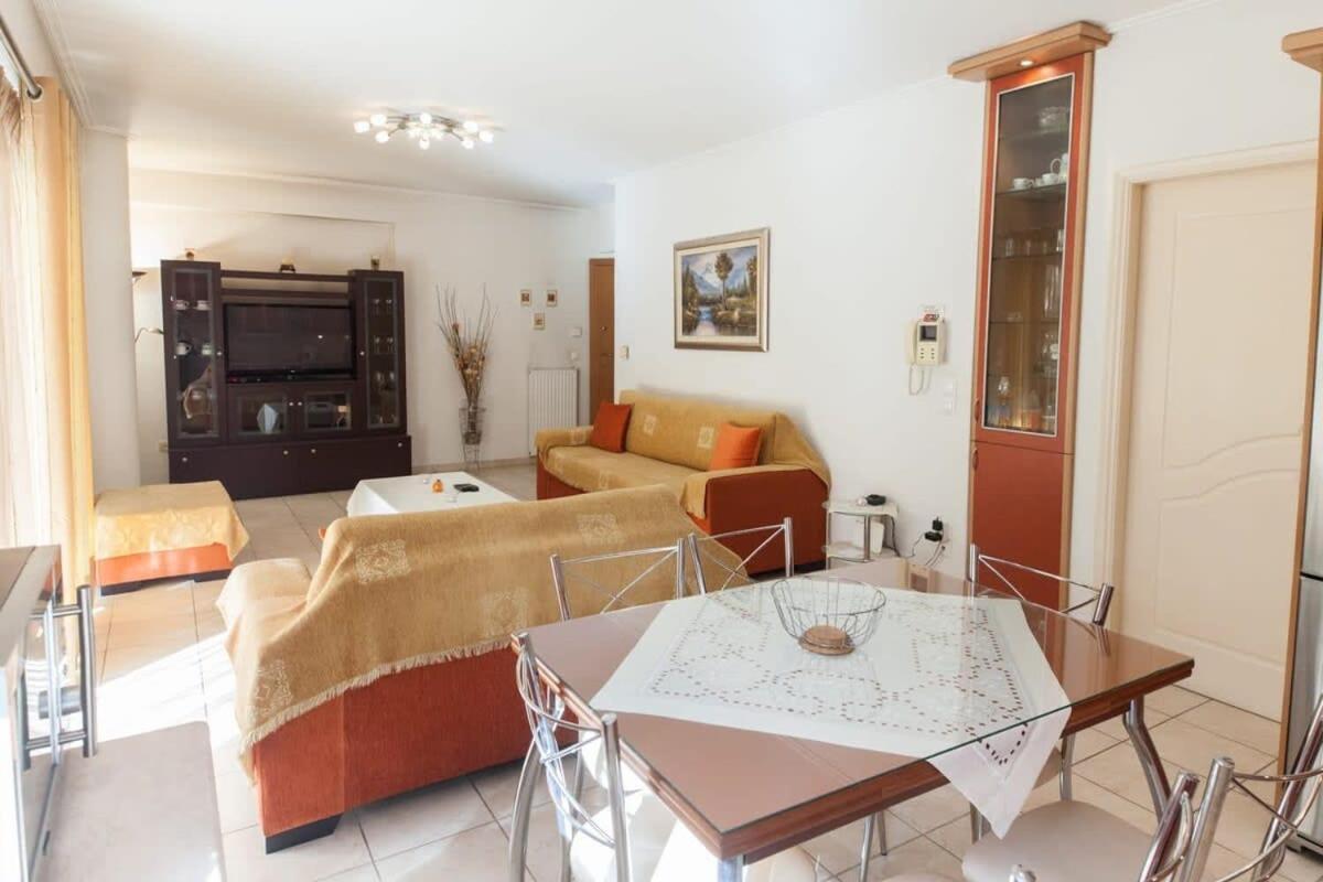 Scenic Balcony Apt In Vibrant Petralona Atenas Exterior foto